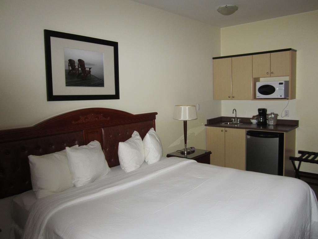 Trend Mountain Hotel & Conference Centre Tumbler Ridge Extérieur photo