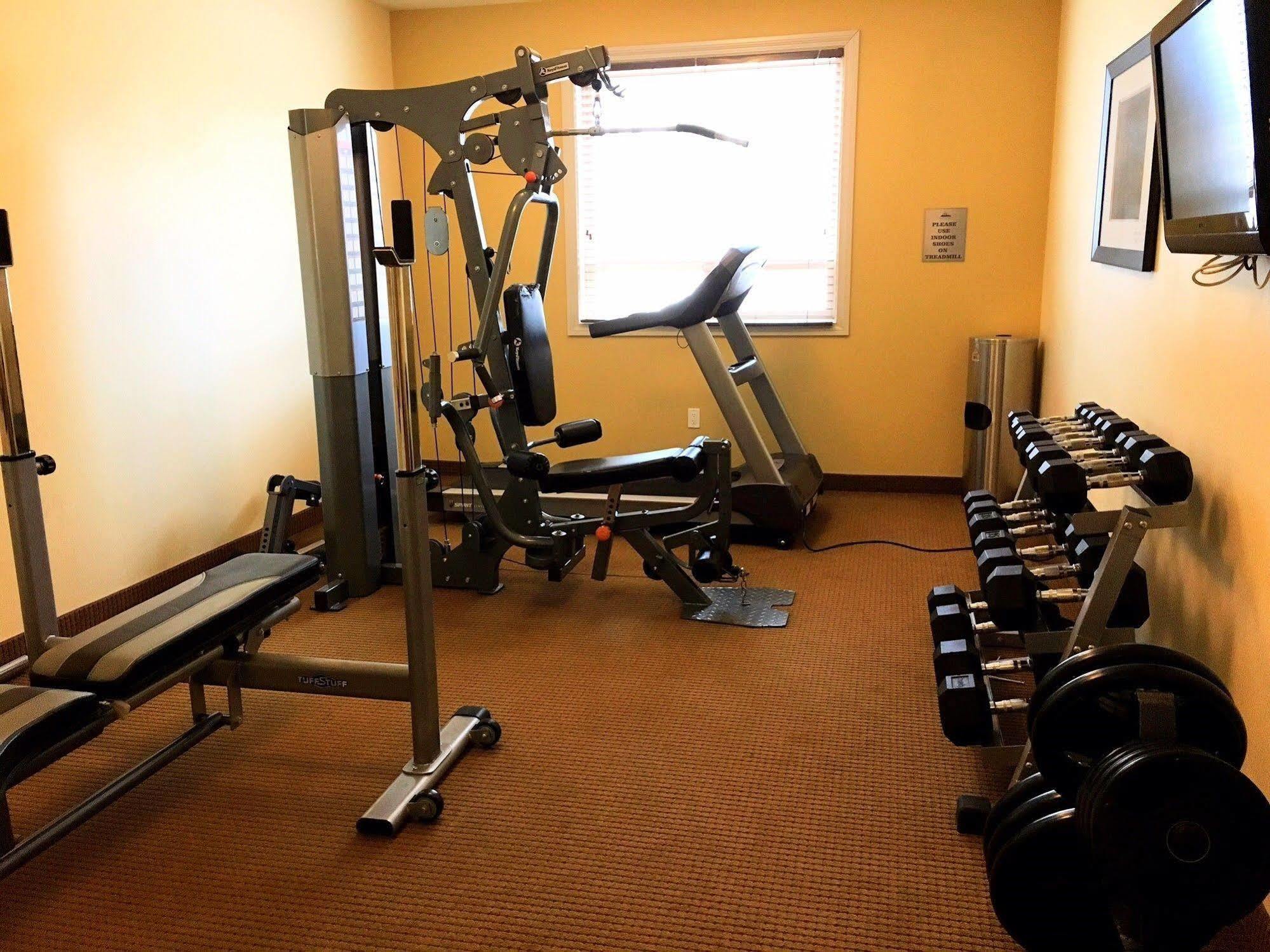 Trend Mountain Hotel & Conference Centre Tumbler Ridge Extérieur photo