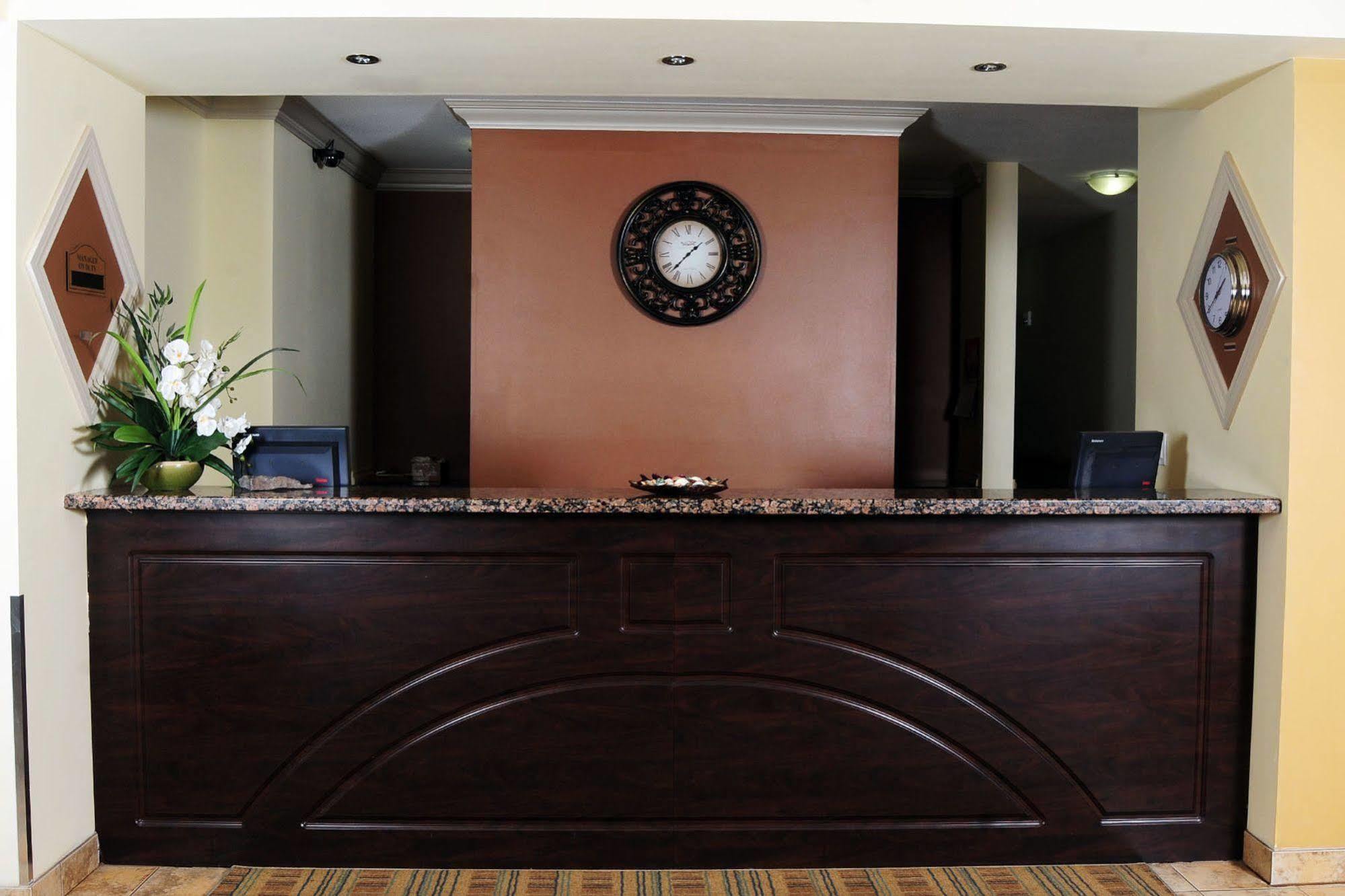 Trend Mountain Hotel & Conference Centre Tumbler Ridge Intérieur photo